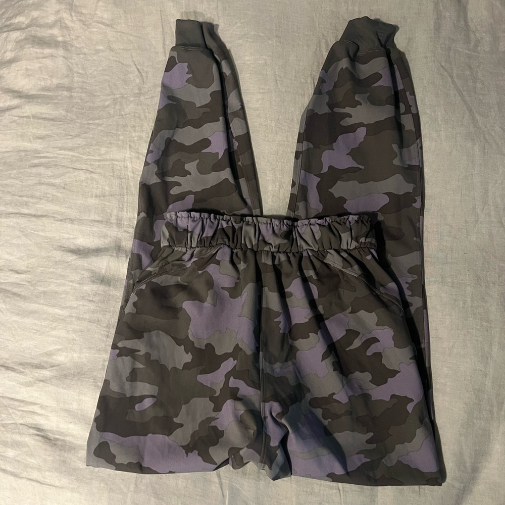 Lululemon Stretch High-Rise Jogger - Picture 8 of 8